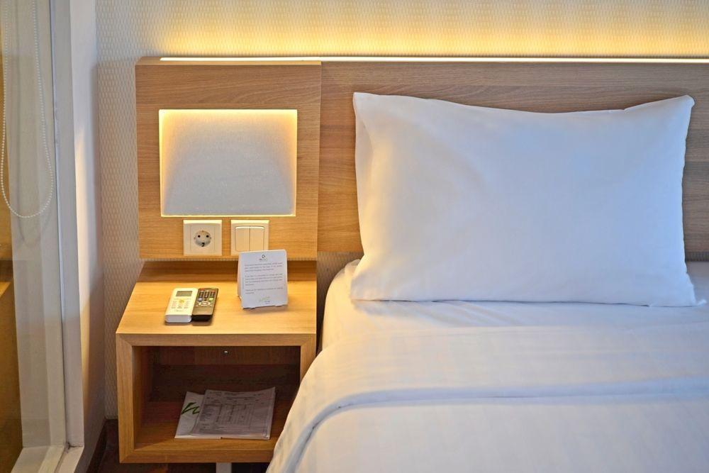 Whiz Prime Hotel Basuki Rahmat Malang Exterior photo