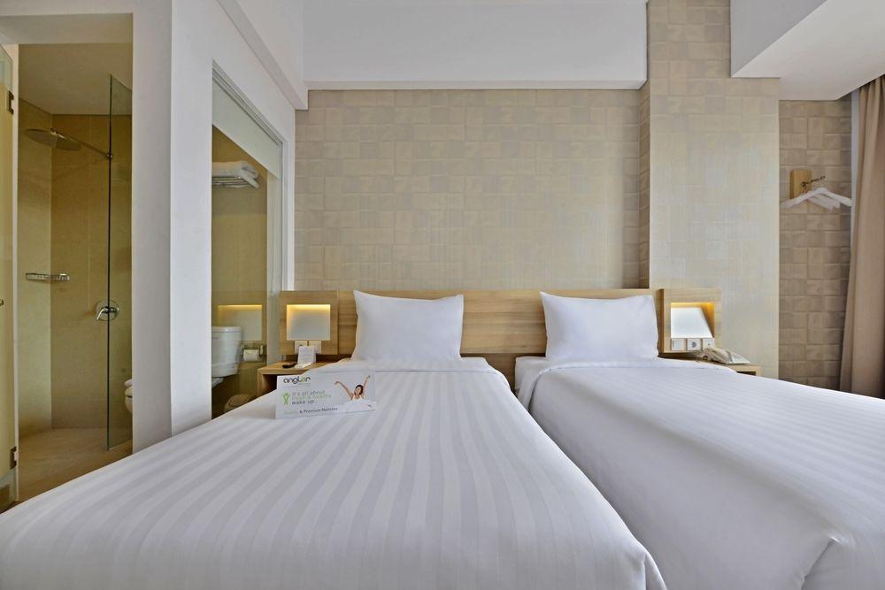 Whiz Prime Hotel Basuki Rahmat Malang Exterior photo