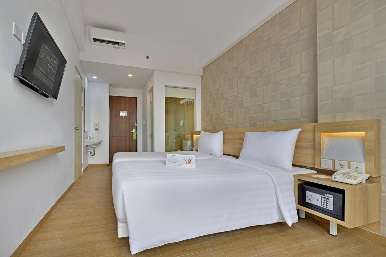 Whiz Prime Hotel Basuki Rahmat Malang Exterior photo